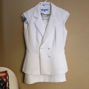 Antonio Melani Women's White Sleeveless Blazer